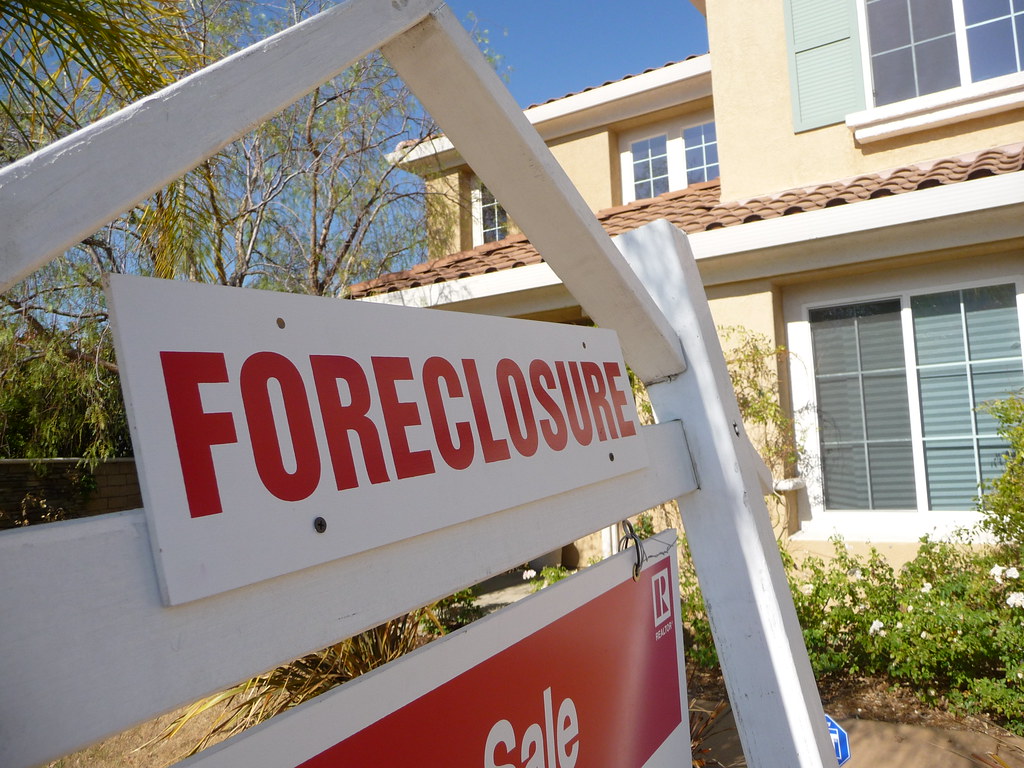 Read more about the article How Do Foreclosure Auctions Work – Buying Properties At Foreclosure Auctions